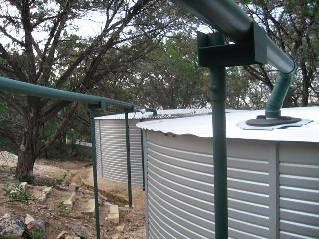 Aqueduct12.JPG - View of aqueduct at tanks. January 27, 2010.