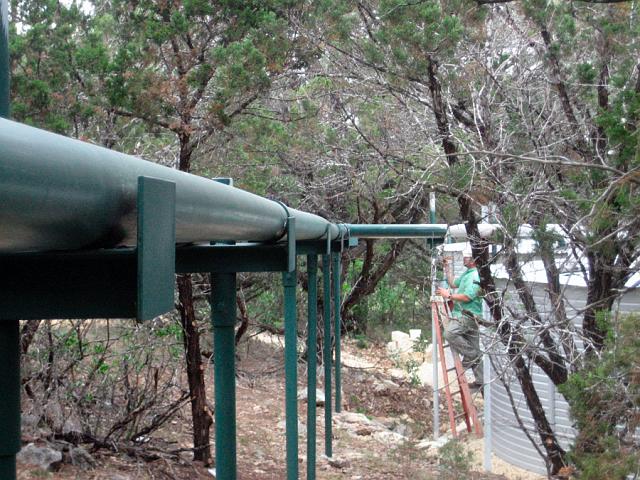 Aqueduct9.JPG - Painting the aqueduct. May 13, 2008.