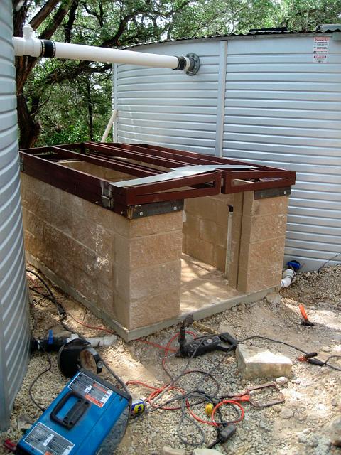 PumpHouse4.JPG - Pump house roof structure, front view. September 12, 2008.