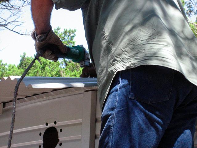 Tank11.JPG - Trimming roof panels to conform to tank circle. September 25, 2007.