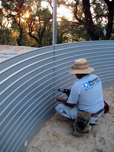 Tank3.JPG - Bolting panel to strut. September 25, 2007.